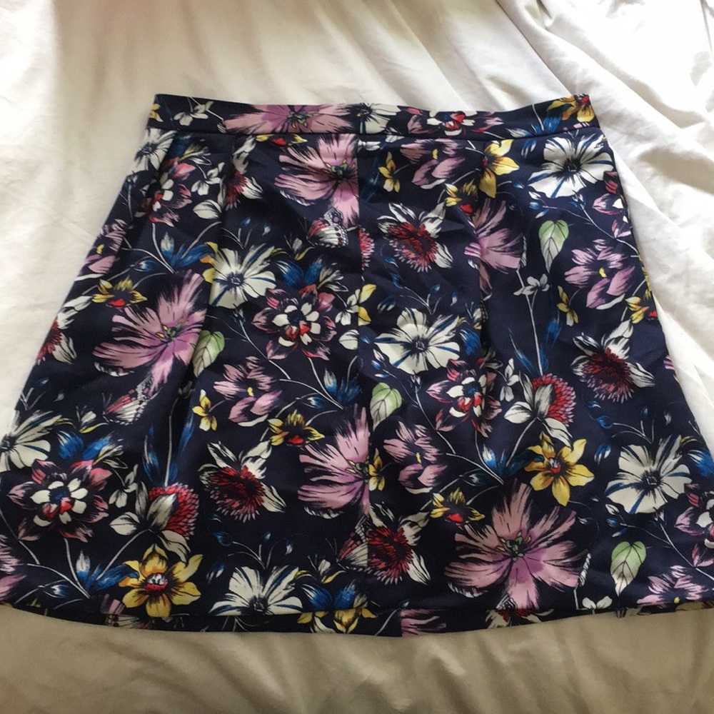Skirt!